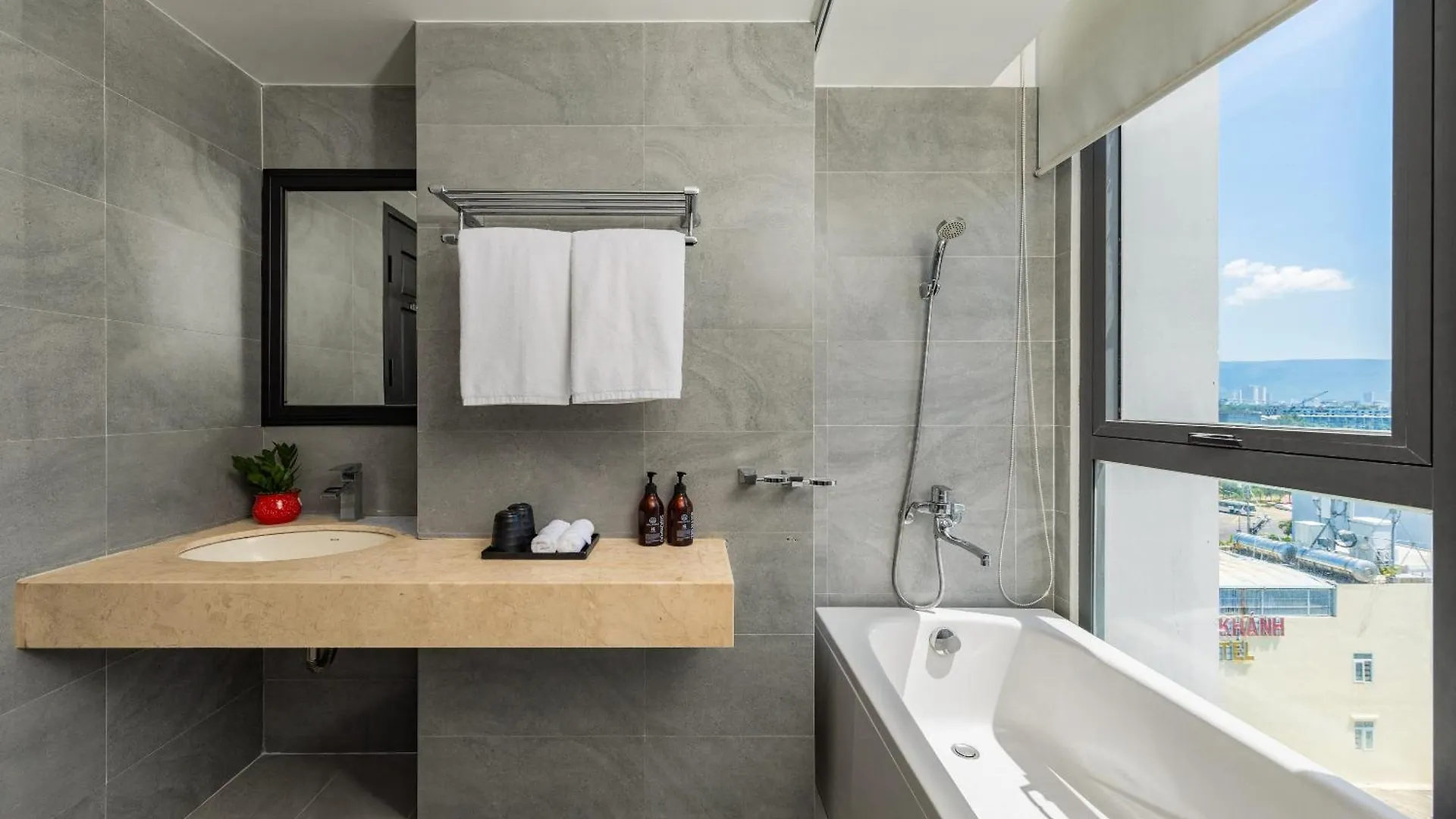 Alcove Da Nang Bay Boutique Hotel