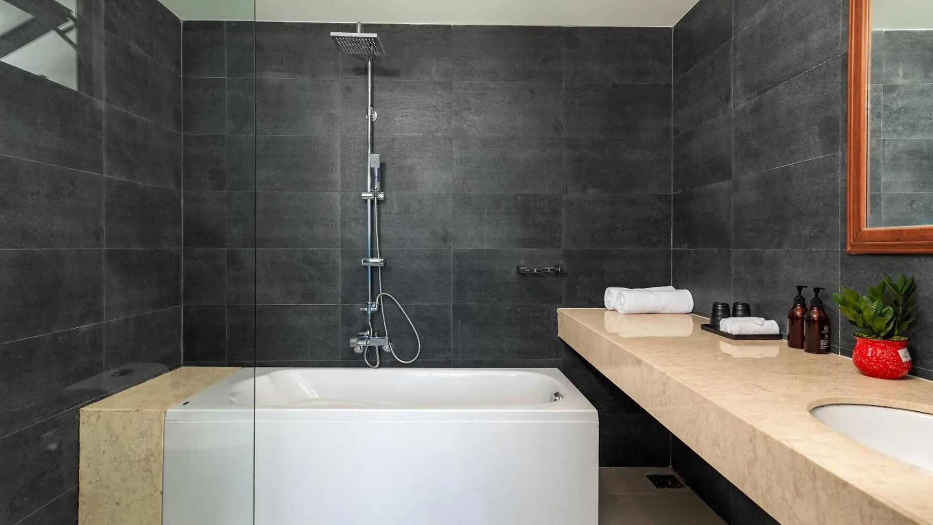 Alcove Da Nang Bay Boutique Hotel Vietnam